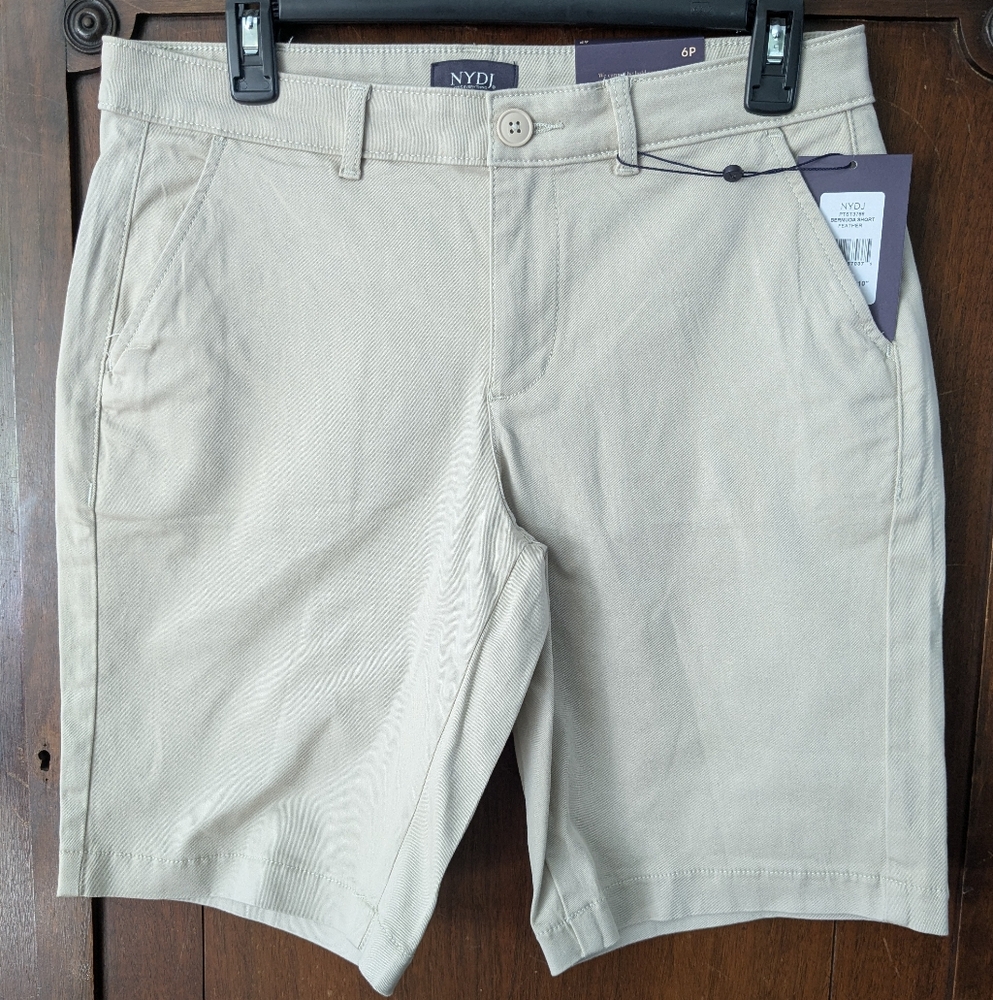 🆕 NYDJ Beige Flat Front Shorts Sz 6P BERMUDA SHORT FEATHER